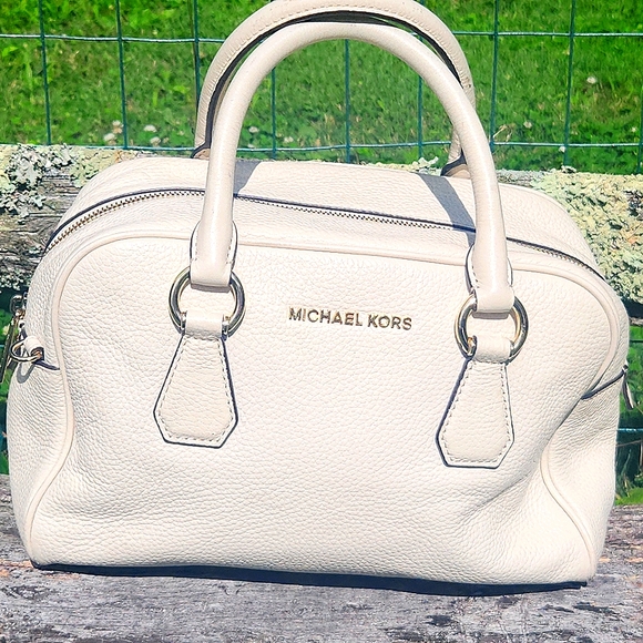 Michael Kors Handbags - Michael Kors white leather bag